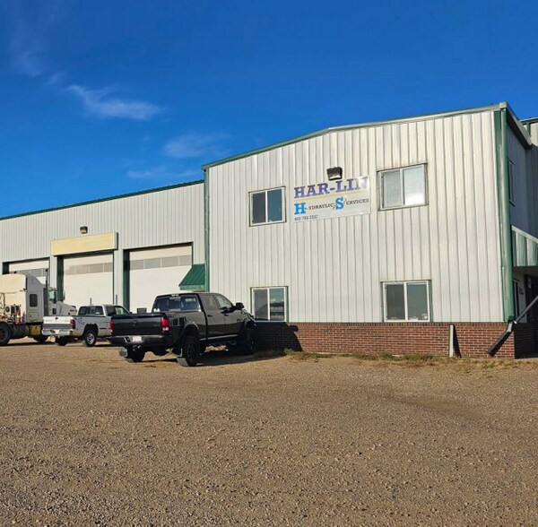 49 Veiner Rd W, Millicent, AB for sale - Building Photo - Image 1 of 1