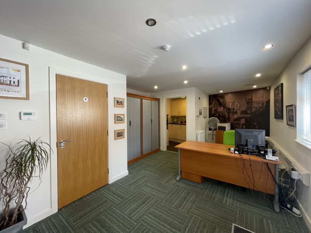 68B Grove Rd, Wimborne for sale Interior Photo- Image 1 of 9