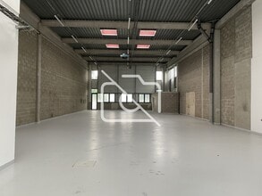 Flex in Fresnes for lease Interior Photo- Image 2 of 7