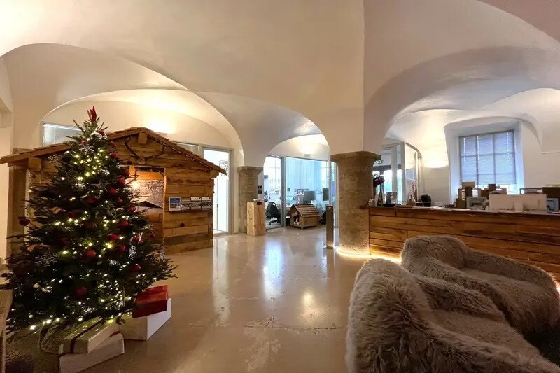 Office in Lyon for lease - Building Photo - Image 2 of 14