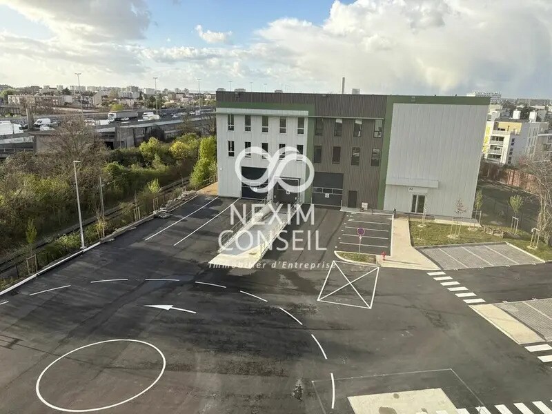 Location Entrepôt 1 545 m² - Photo 1