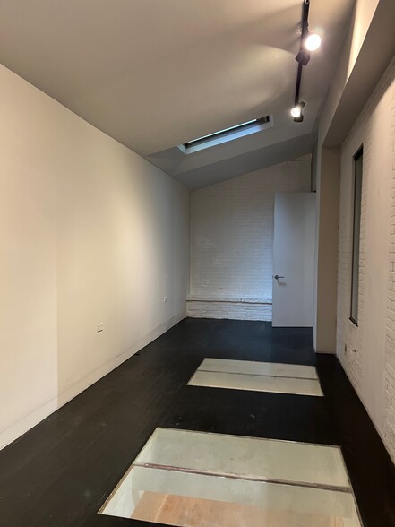 12 W 29th St, New York, NY for lease - Interior Photo - Image 3 of 17