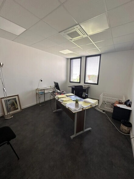Office in Angers for sale - Building Photo - Image 3 of 6