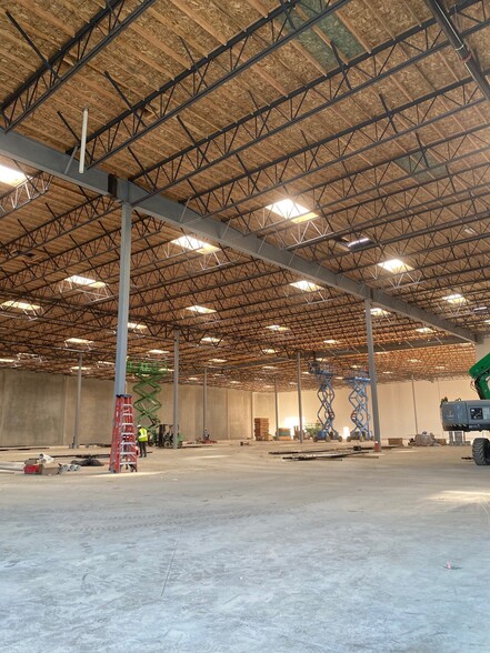 900 Marlborough ave, Riverside, CA for lease - Building Photo - Image 3 of 14