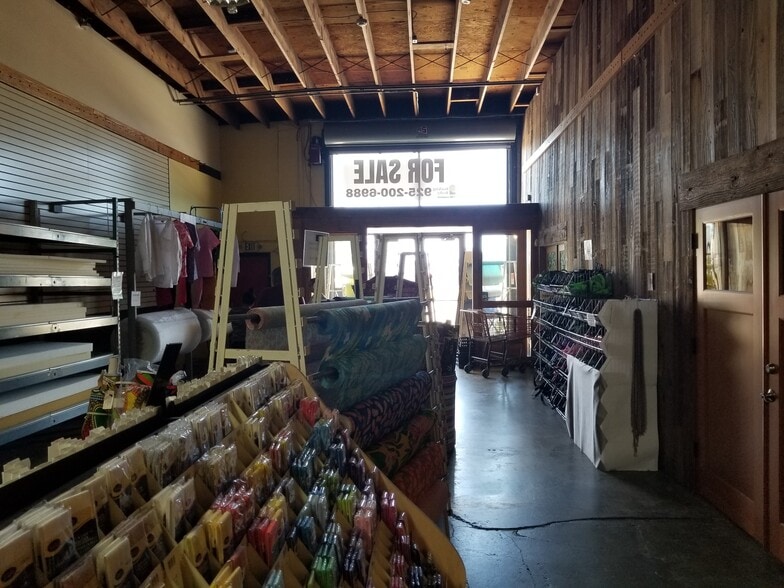 1807 Eastshore Hwy, Berkeley, CA for lease - Interior Photo - Image 3 of 17