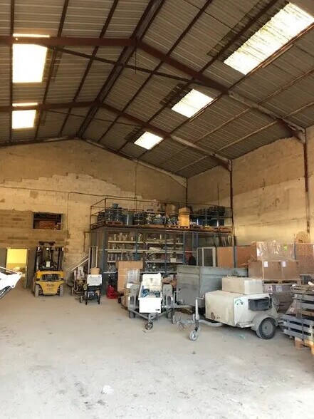 Industrial in La Queue-les-Yvelines for lease - Interior Photo - Image 3 of 5