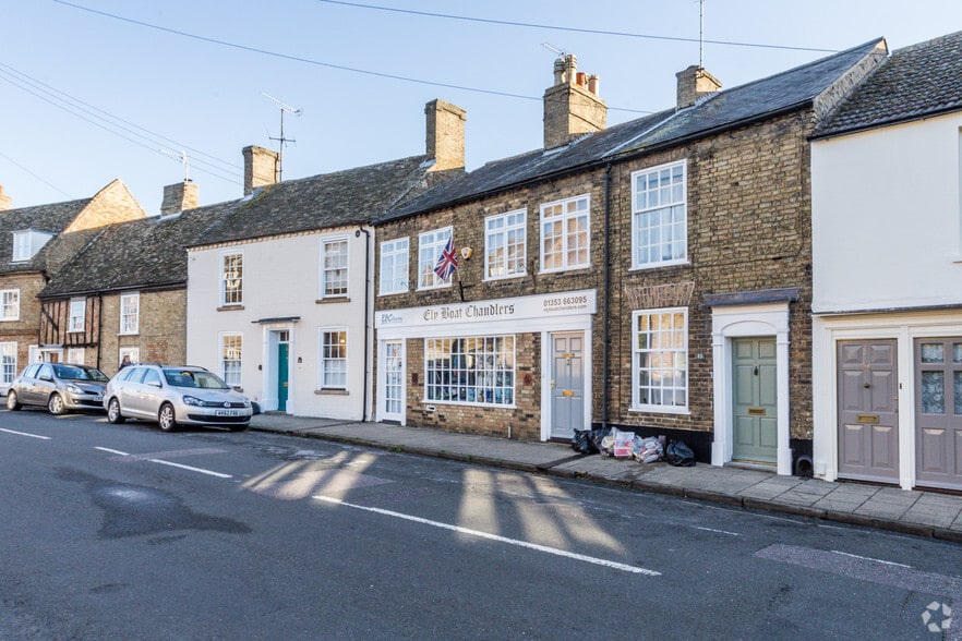 21 Waterside, Ely for sale - Primary Photo - Image 1 of 1