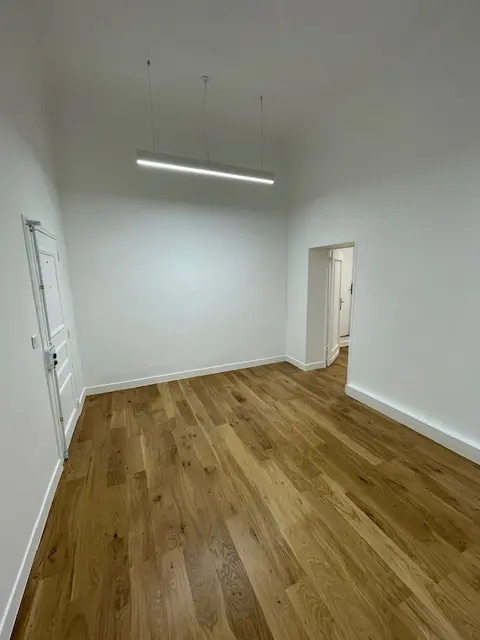 62 Rue François Ier, Paris for lease Interior Photo- Image 1 of 2
