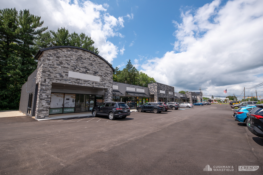 8533-8559 E Washington St, Chagrin Falls, OH for lease - Building Photo - Image 1 of 10