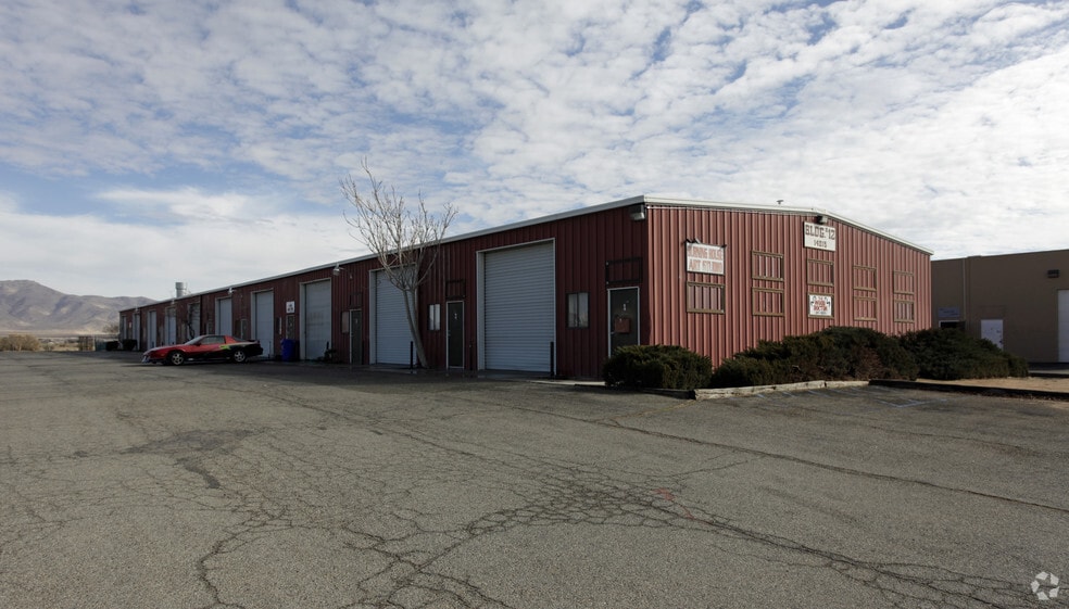 14015 Pioneer Rd, Apple Valley, CA for lease - Primary Photo - Image 1 of 5