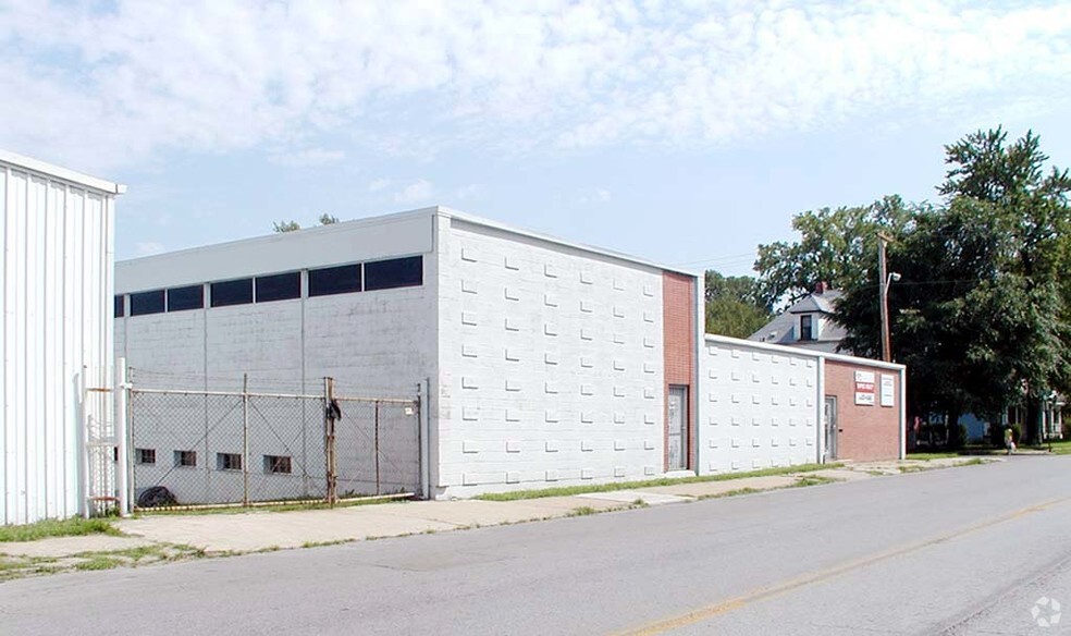 Indiana Avenue Industrial Park portfolio of 5 properties for sale on LoopNet.com - Building Photo - Image 2 of 2