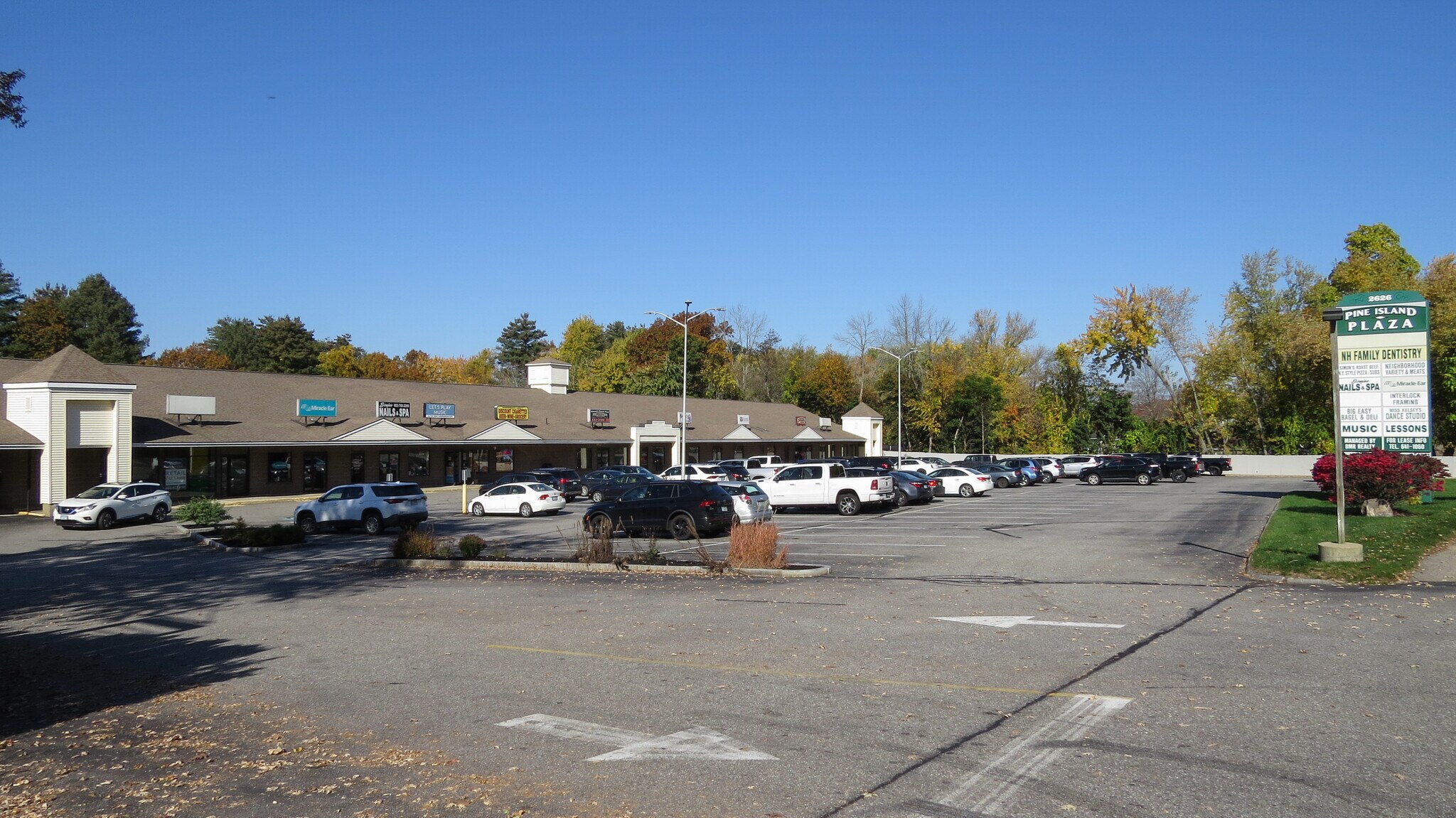 2626 Brown Ave, Manchester, NH 03103 Pine Island Plaza