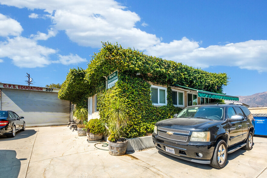 209 Allen Ave, Glendale, CA for sale - Primary Photo - Image 1 of 1