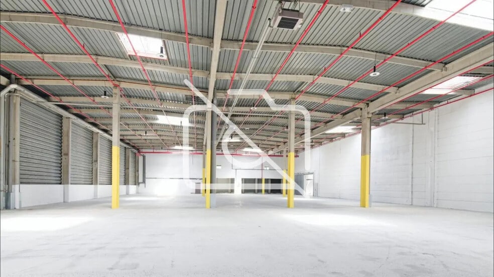 Office in Noisy-le-Sec for lease - Interior Photo - Image 1 of 5