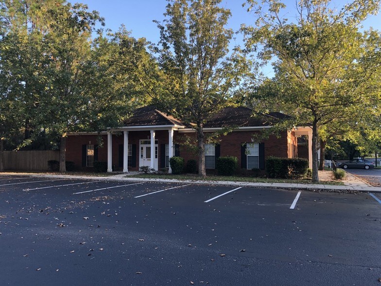 5920 Grelot Rd, Mobile, AL 36609