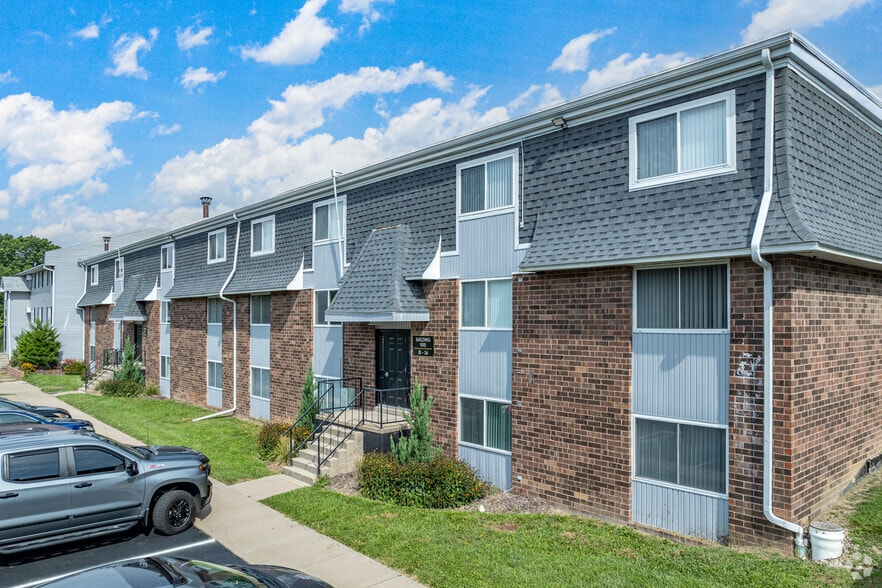 902 N Charles St, Macomb, IL for sale - Primary Photo - Image 1 of 1