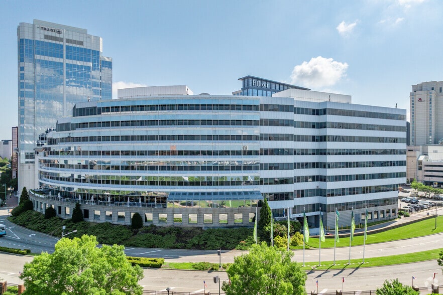 101 W Main St, Norfolk, VA for lease - Building Photo - Image 3 of 28