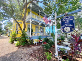 Penny Farthing Inn Bed and Breakfast - Motel