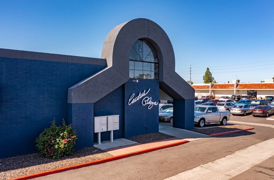 4323 W Cactus Rd, Glendale, AZ for lease - Building Photo - Image 3 of 12