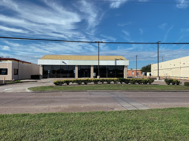 414 Uvalde Rd, Houston, TX 77015