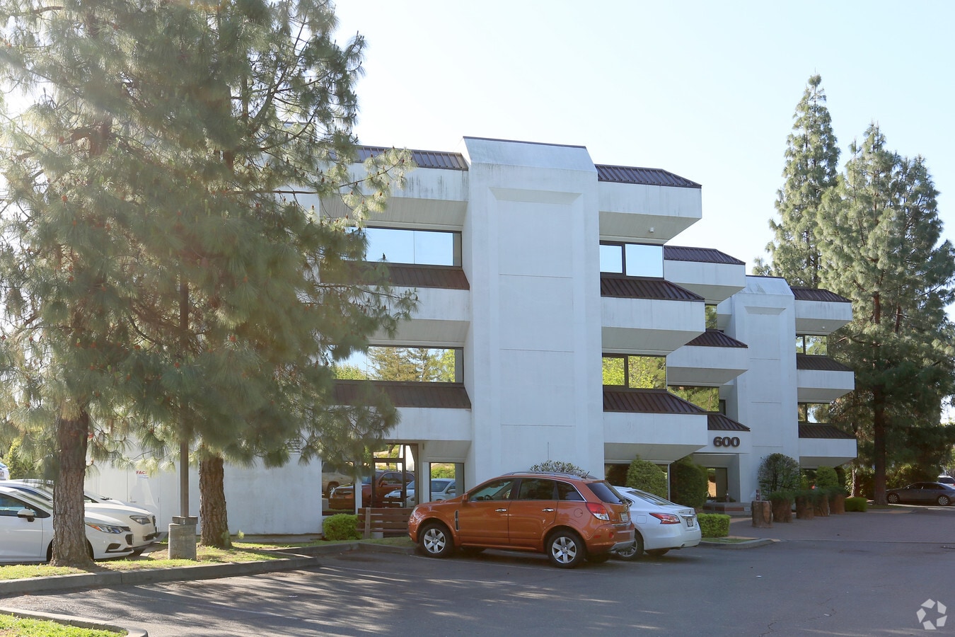 600 Nut Tree Rd, Vacaville, CA 95687