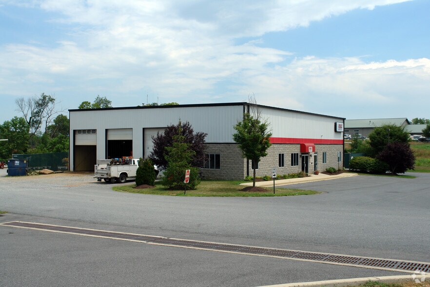 4622 Wedgewood Blvd, Frederick, MD for lease - Building Photo - Image 2 of 6