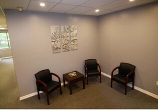 106 Apple St, Tinton Falls, NJ for lease Interior Photo- Image 2 of 4