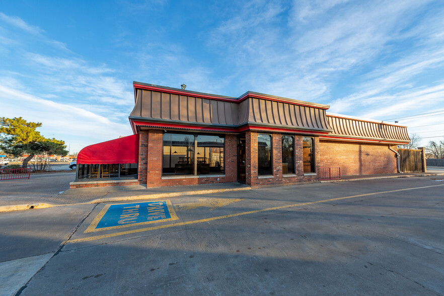 1012 S Broadway, Edmond, OK for sale - Building Photo - Image 1 of 1