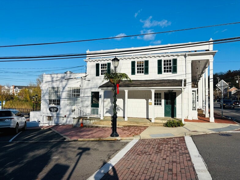 1345 Old Northern Blvd, Roslyn, NY for sale - Building Photo - Image 3 of 25