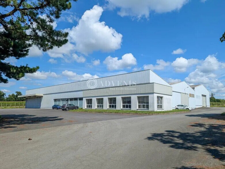 Industrial in Meillac for lease - Building Photo - Image 2 of 12