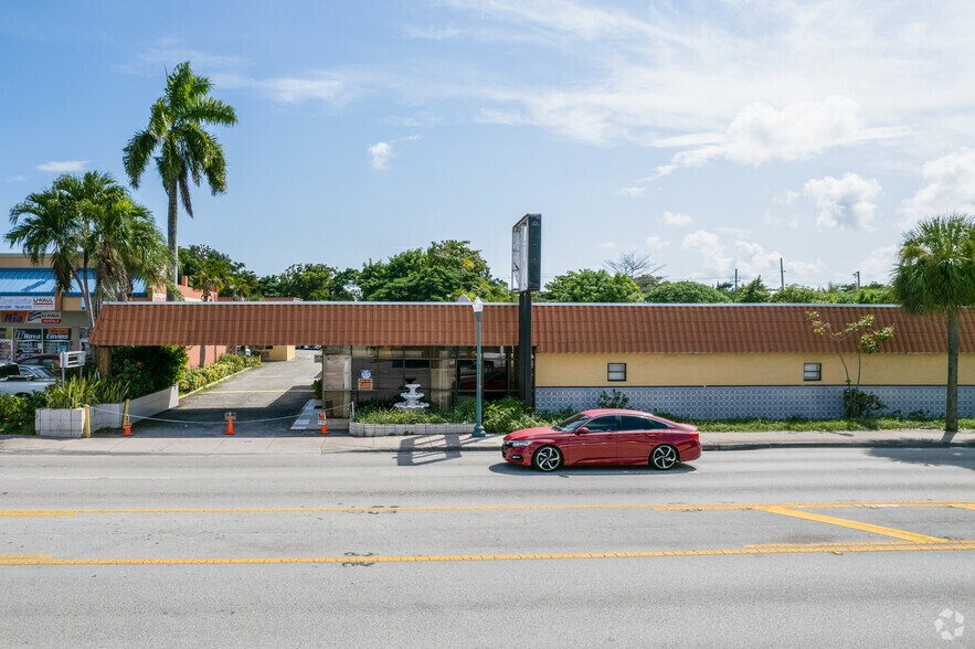 4350 SW 8th St, Coral Gables, FL for sale - Primary Photo - Image 1 of 1