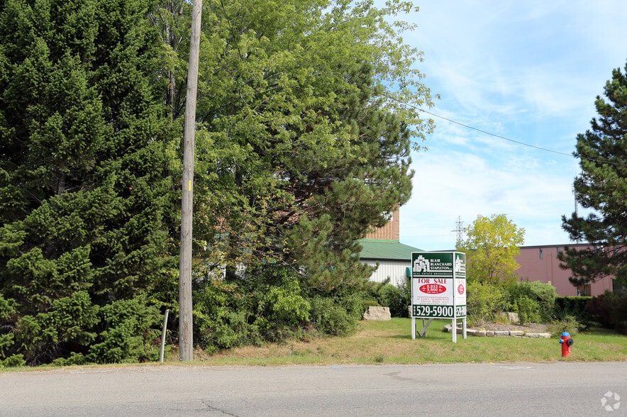 319-321 Arvin Ave, Hamilton, ON for sale - Primary Photo - Image 1 of 1