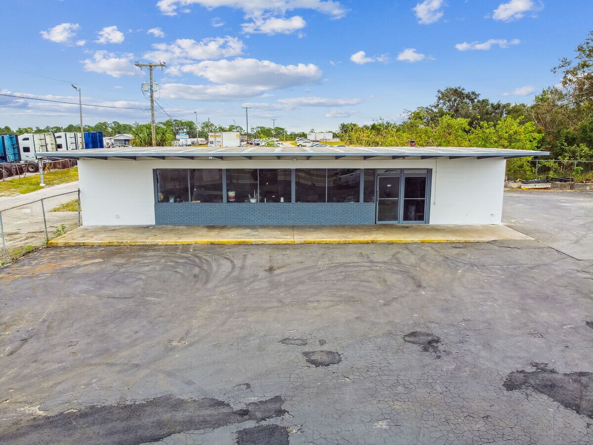 916 S Combee Rd, Lakeland, FL 33801