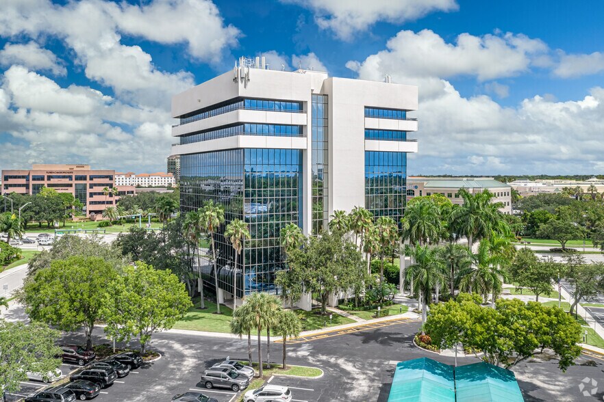 3300 Pga Blvd, Palm Beach Gardens, FL for lease - Primary Photo - Image 1 of 19