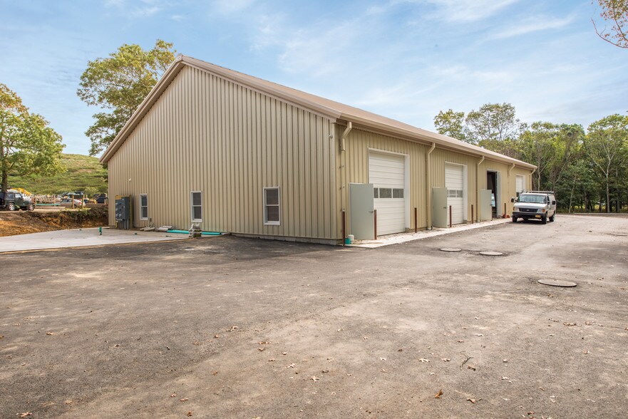 77 Queens Ln, East Hampton, NY 11937