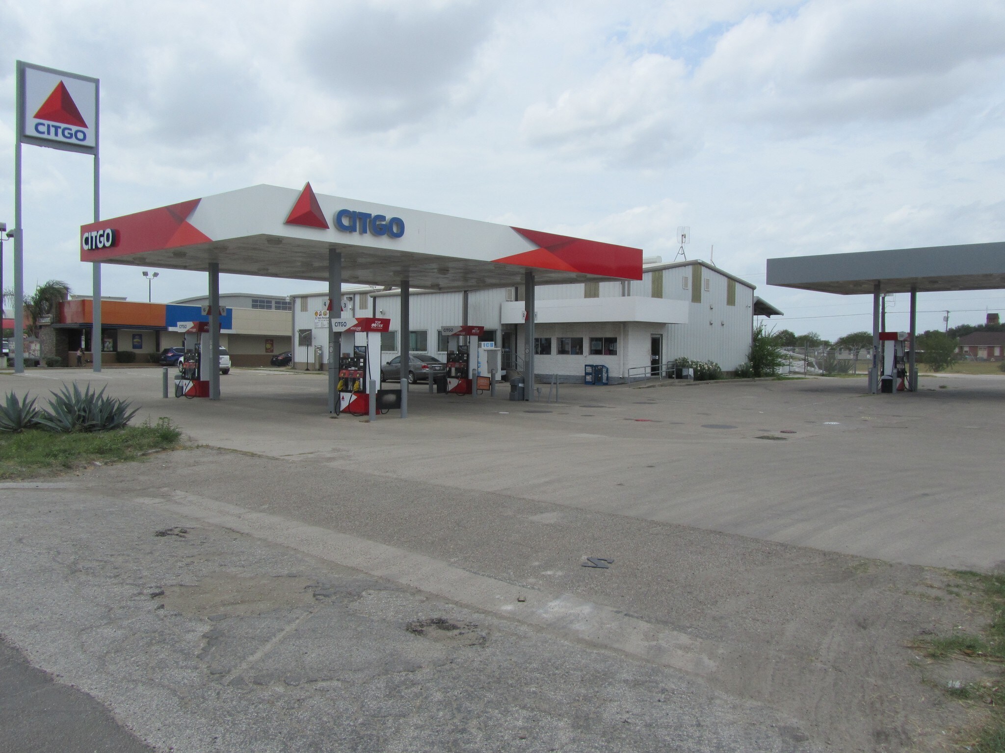 102 N Us Highway 77, Bishop, TX for sale Building Photo- Image 1 of 1