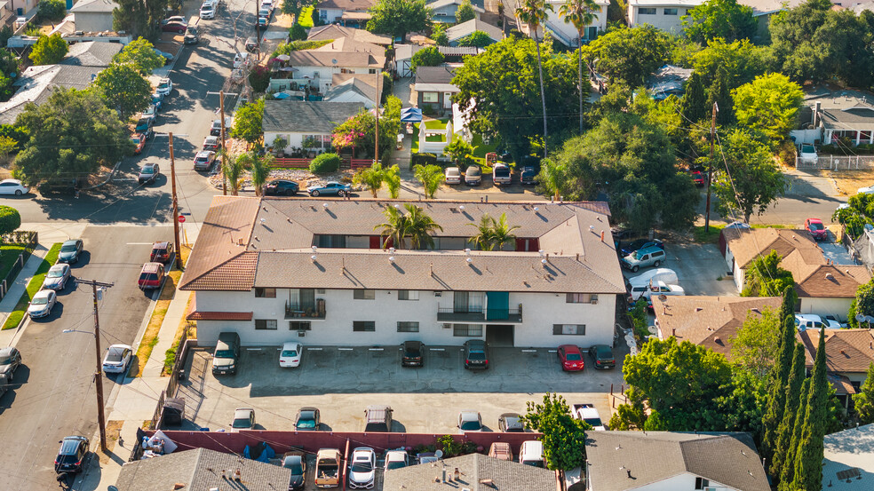 606 Chestnut Ave, Los Angeles, CA for sale - Aerial - Image 2 of 18