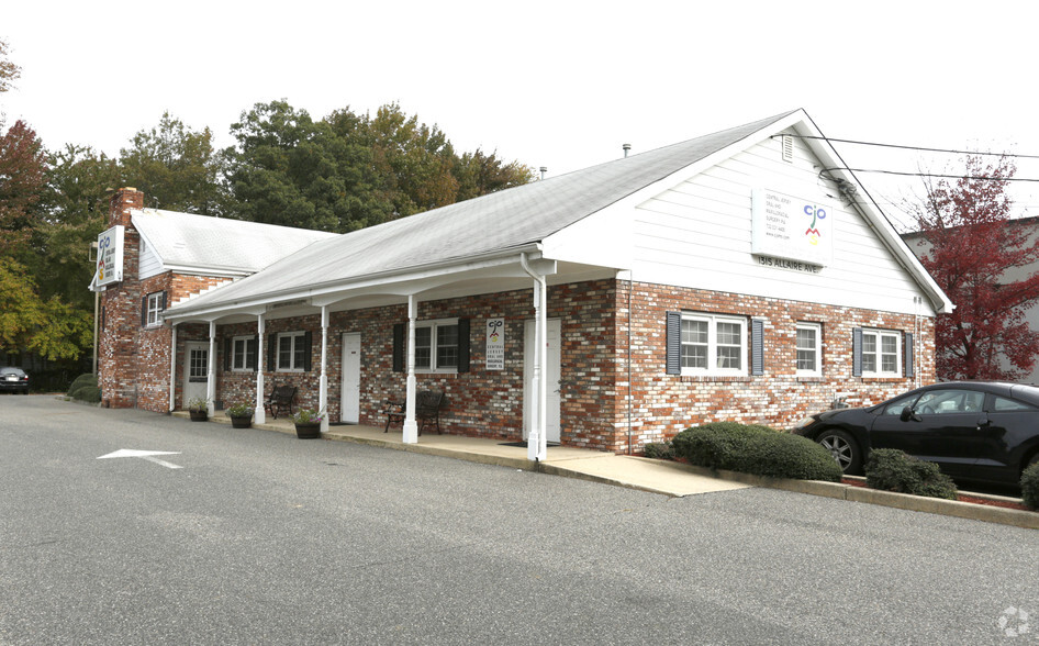 1315 Allaire Ave, Ocean, NJ for lease - Primary Photo - Image 1 of 8