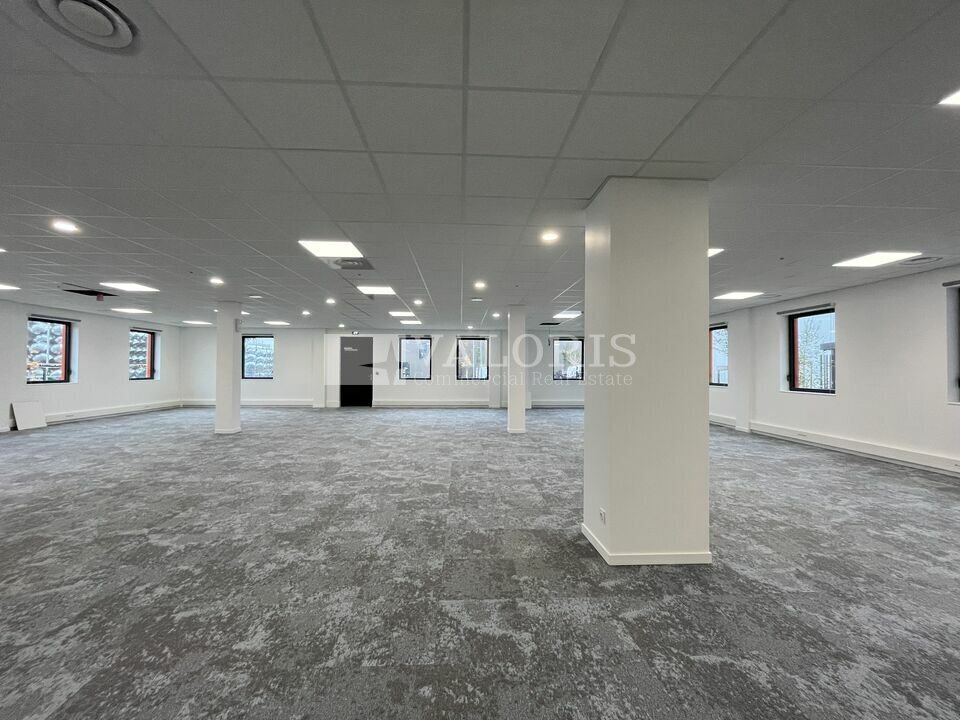 Office in Montluel for lease Building Photo- Image 1 of 14