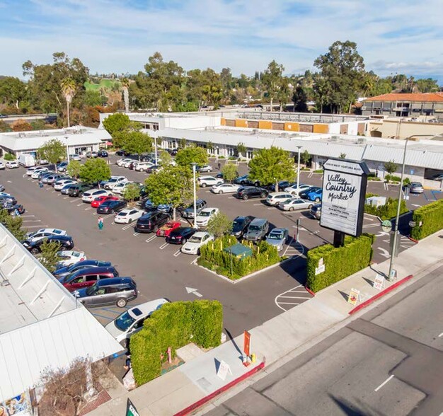 20929 Ventura Blvd, Woodland Hills, CA for lease - Building Photo - Image 2 of 20