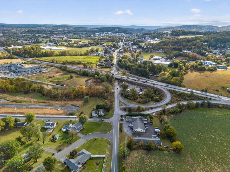 160 Spring Garden Dr, Bechtelsville, PA for sale - Building Photo - Image 3 of 3