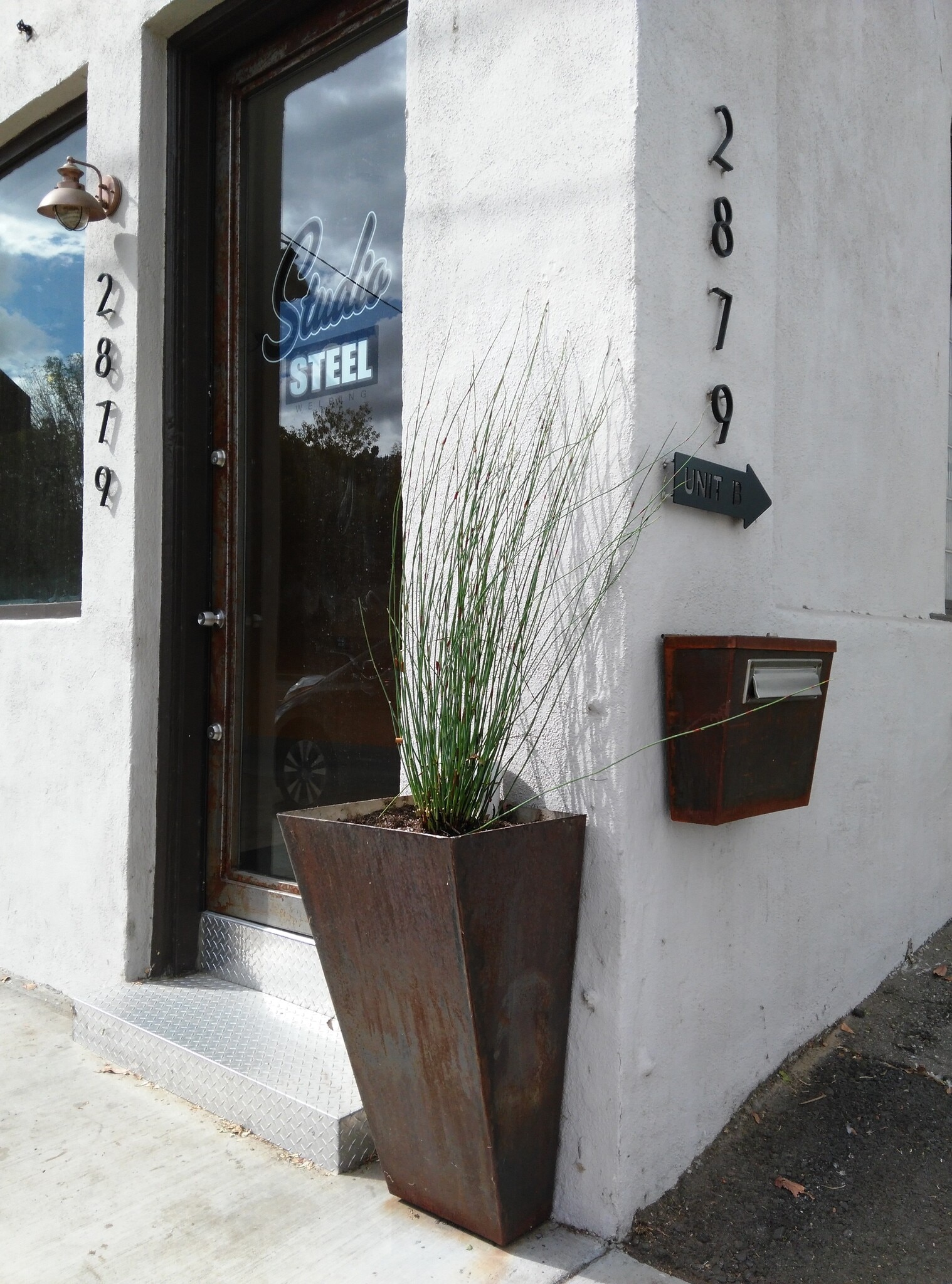 2879 Main St, Riverside, CA for lease Building Photo- Image 1 of 9