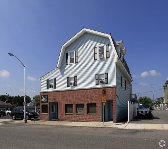 117 Albion St, Wakefield, MA 01880