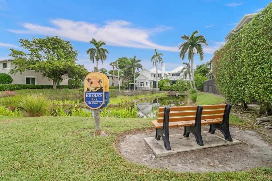 625 8th Ave S, Naples, FL for sale - Building Photo - Image 2 of 12