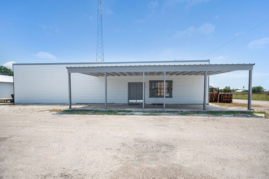 13081 State TX-172 South Hwy, La Ward, TX for sale Building Photo- Image 1 of 1