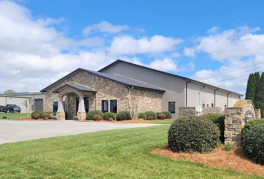 265 Pitt Rd, Mooresville, NC for sale - Building Photo - Image 1 of 27