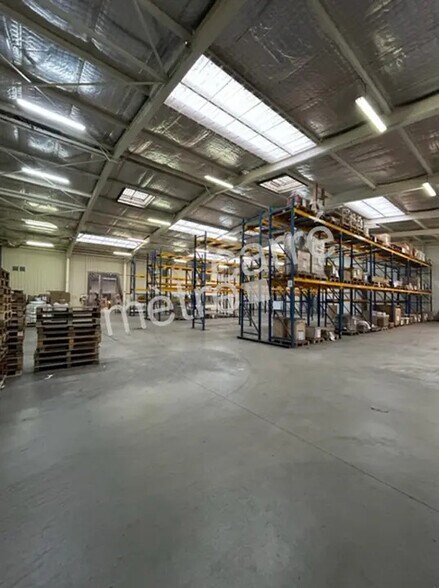 Flex in Nantes for lease - Building Photo - Image 2 of 12