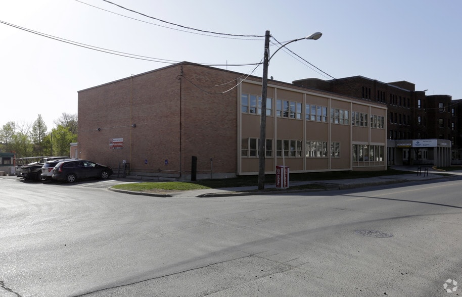 2202 2nd St SW, Calgary, AB for lease - Building Photo - Image 1 of 2