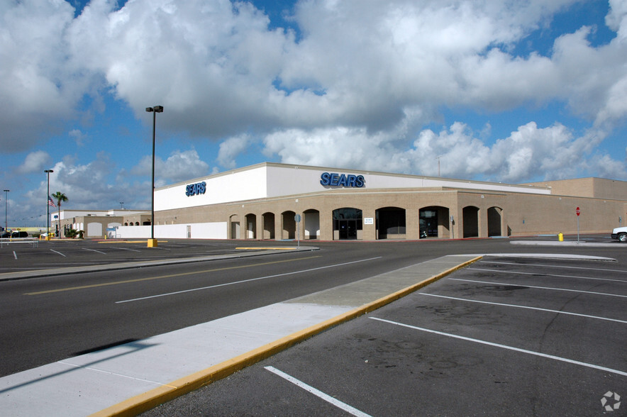 1305 Airline Rd, Corpus Christi, TX for lease - Building Photo - Image 1 of 4