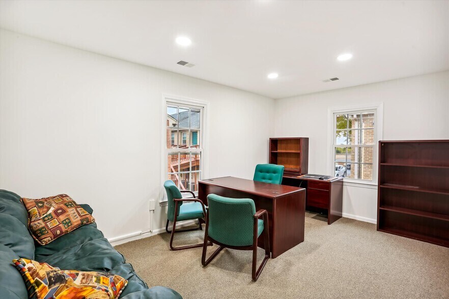 932 Hungerford Dr, Rockville, MD 20850 Jackson Place South